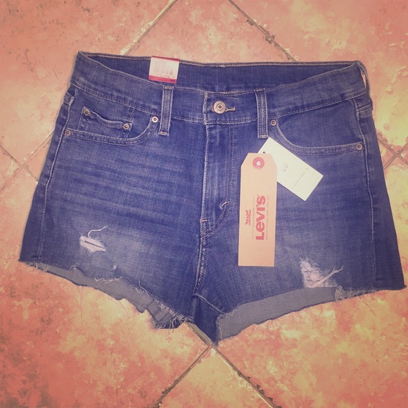 Levi's Pants - NWT Levi shorts